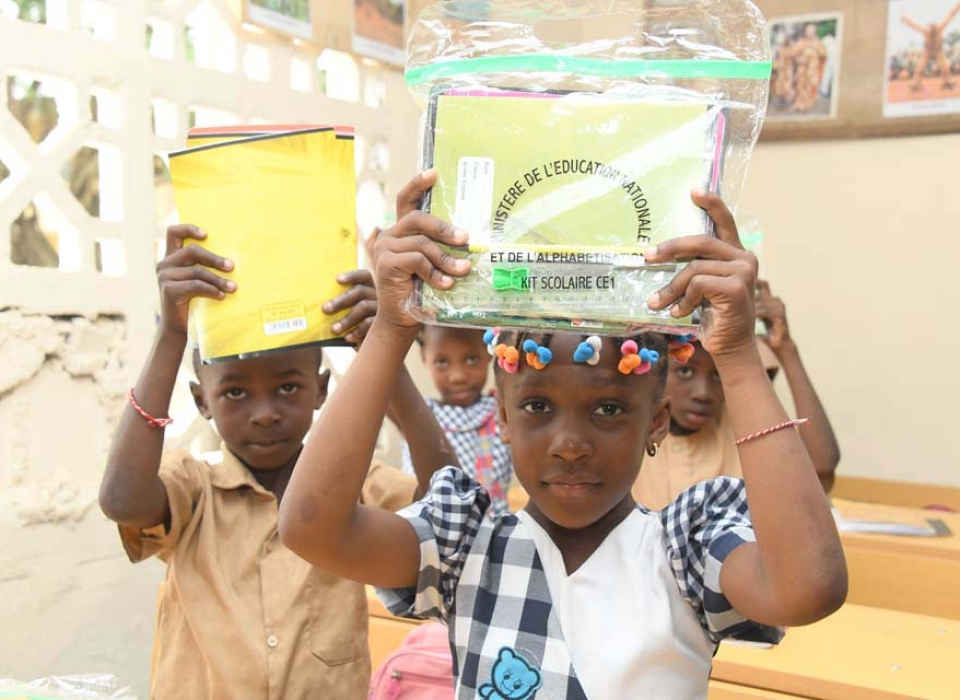 Rentrée scolaire 2026-2027 DISTRIBUTION DE KITS, LISTE UNIQUE DE MANUELS: LE GOUVERNEMENT SOULAGE LES FAMILLES